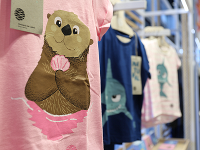 Ocean Friends | Otter T-shirt character clothes illustration mascot ocean oceanario otter pink procreate shell
