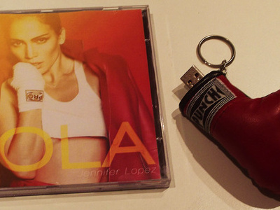 LOLA - Packing for a Jennifer Lopez's Box cd cover jennifer lopez jlo lopez packing pen drive pendrive single