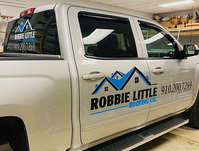 Robbie Little Roofing Co. vehicle vinyl design & installation advertisement branding design graphic design illustration logo print design