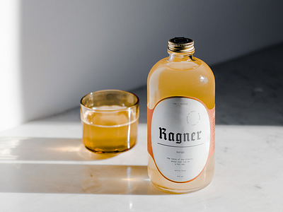 Ragner design label liqueur typography