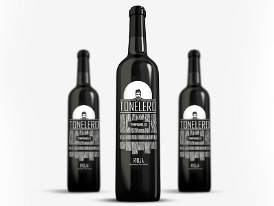 TONELERO. Wine label design