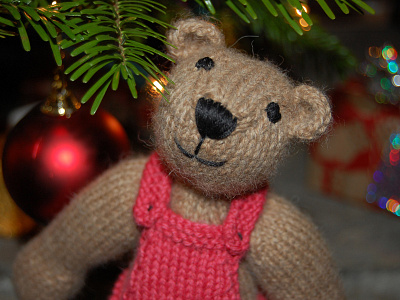 Rosie Bear bear gift handknit holiday knit knitting teddy teddybear
