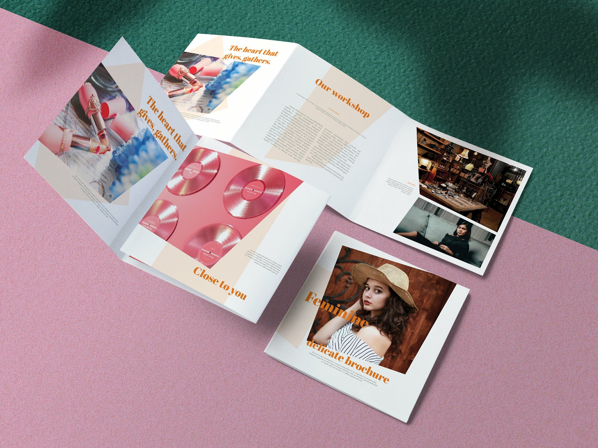 Медицинские брошюры. Буклет вов женщины. Женщина буклет. Брошюра по обучению. Женский алкоголизм буклет.