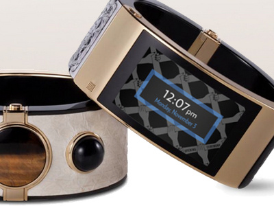Mica bangle bracelet intel wearable