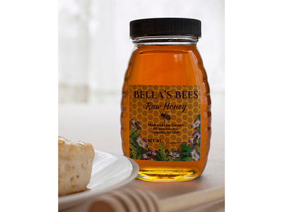 Bella's Bees Raw Honey albany bees branding graphic design honey illustrator labels product branding