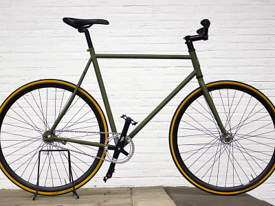 Green Fixed Gear Bike bicycle fixiebrothers green photography product race