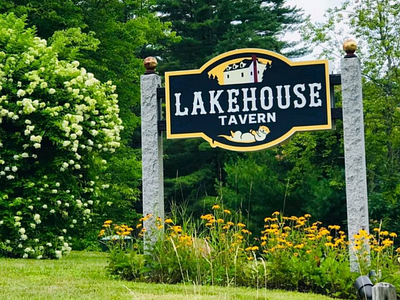 Lakehouse Tavern tavern