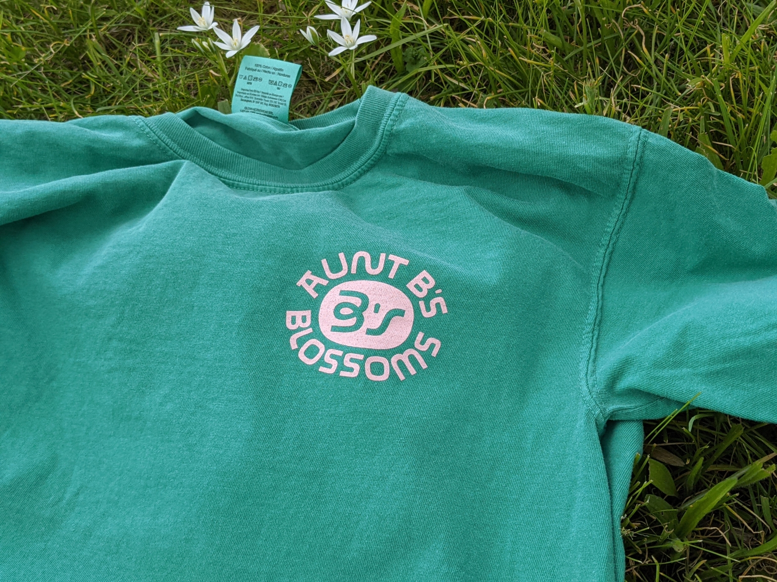 aunt-b-s-blossoms-shirt-by-titus-smith-on-dribbble