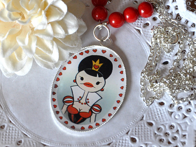 Red Queen pendant portrait product queen starlette