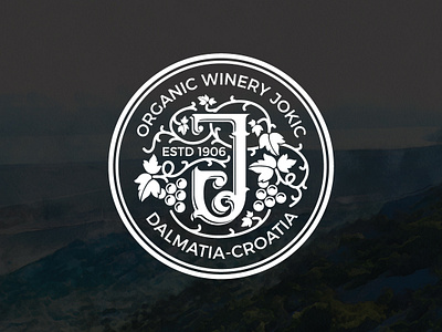 Organic Winery | Logo and Label Design - Presentation label logo redesign wine winery
