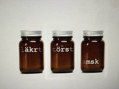 3 brune bottles kopi graphic design packagedesign promtion visual design