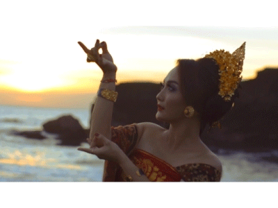 Princesse de la Lune bali balinese cinemagraph concept indonesian model