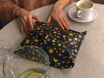 “Suns and pears” wrapping paper