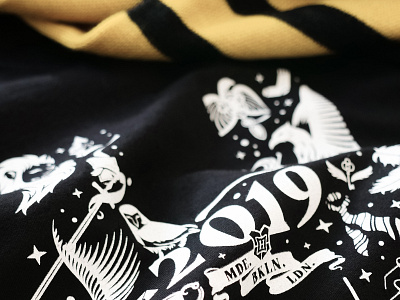 HUGE t-shirt design halloween harrypotter hogwarts hufflepuff illustration magic muggle print design scarf screen printing t shirt t shirt design wizard wizarding world