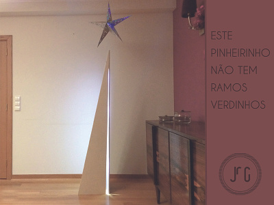 Este-pinheirinho-não-tem-ramos-verdinhos christmas christmas tree decor design furniture lighting product design wood