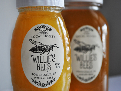 Willie's Bees Honey Labels custom drawing food illustration labels lettering packaging products typography