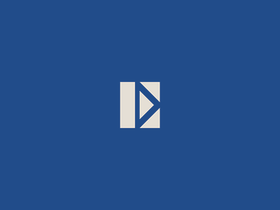 Play E e geometric letter logo play button rectangle triangle
