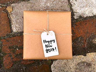 "Happy New 2017" gift tag