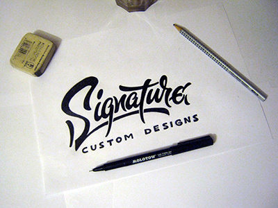 sketch 3 , logo "Signature" Custom Designs EUR