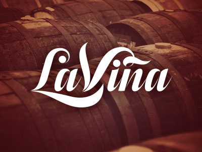 LaViña Winery letters logotype script type wine