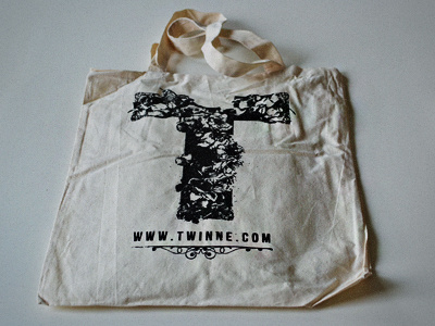 Twinne Bag - from the concept to the product bag design floreal handdrawn logo packaging product twinne