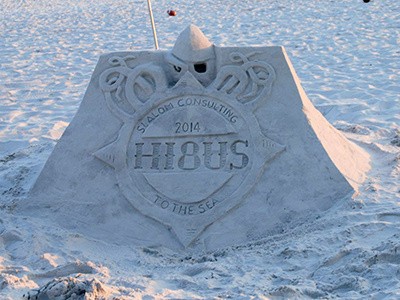 Hi8us Logo in sand sand sculpture