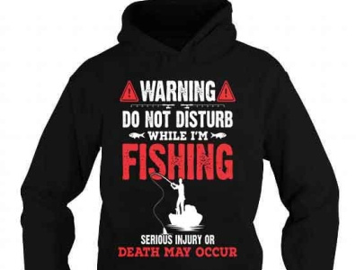 Do not disturb while i'm fishing t-shirt
