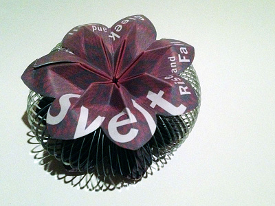 Svelt, Slinky Package Design