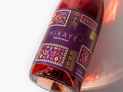 FranziskaBoettcher Hikaye Wine Packaging