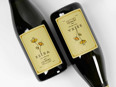 Free Wine Bottle Label Mockup