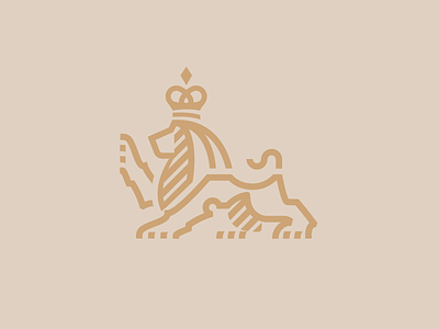 Lion King ai crown flat illustration illustrator lion lion king lions logo paw vector