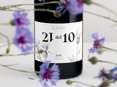 Alzania 21 del 10 Wine Packaging Design bottle drinks envase etiqueta flower illustration ilustración label label design packaging spain typography vino wine