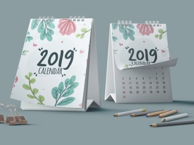 Decorative calendar mockup with pencils Free Psd caledar mockup calendar freebies mockup mockups pencils
