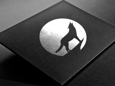 Woof howling! - Logo concept