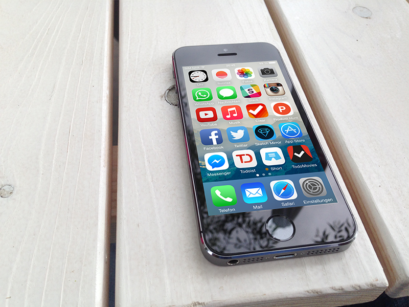 Free iPhone 5s Mockup by Alex Muench on Dribbble