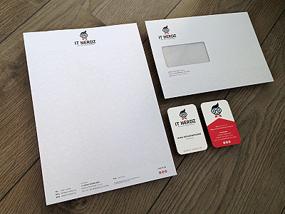 Corporate Identity IT Nerdz business card coprorate identity envelope geek hugodenouden.nl letterhead nerd staionary vcard