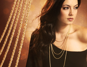 Gold Necklace Ad