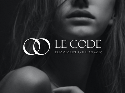 Le code perfume logo design.