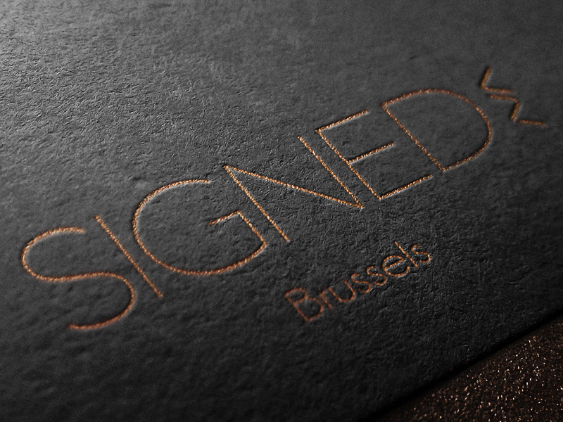 SIGNED - Logo shoes premium gold thin logo signed
