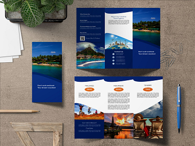 Traveling Tri-Fold Brochure branding colors corporate design good simple smart style stylish typography vector