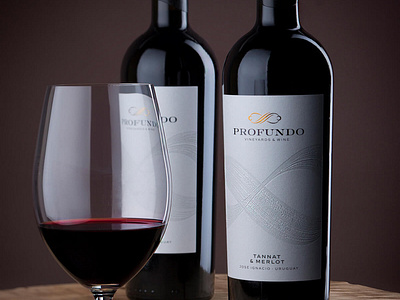 Profundo wine label design