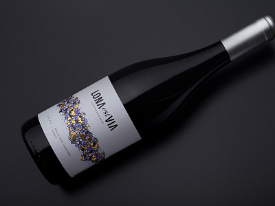 LONA est VIA wine label design