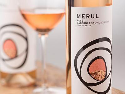 Merul Rose by the Labelmaker best wine label design illustration jordan jelev logo strategic branding the labelmaker wine branding wine label design wine packaging