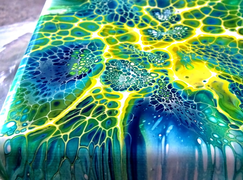Acrylic paint pouring. Cells with Aussie Floetrol