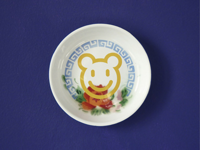 enamelled plate art barcelona bear concept plate smile spain vinyl