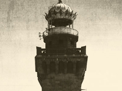 Making a modern photo into an oldstyle photo aged lighthouse photo