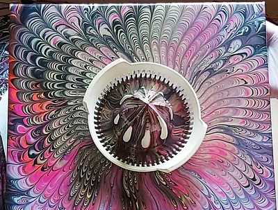 STRAINER SPLIT CUP POUR abstract acrylic painting artwork dirty pouring fluid acrylic fluid art fluid pouring illustration splitcuppour