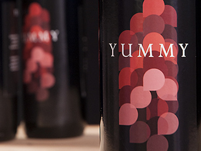 Yummy Wine brand etiqueta label marca uva vino wine