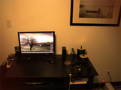 Simple, yet effective. computer desktop office