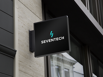 seven tech logo